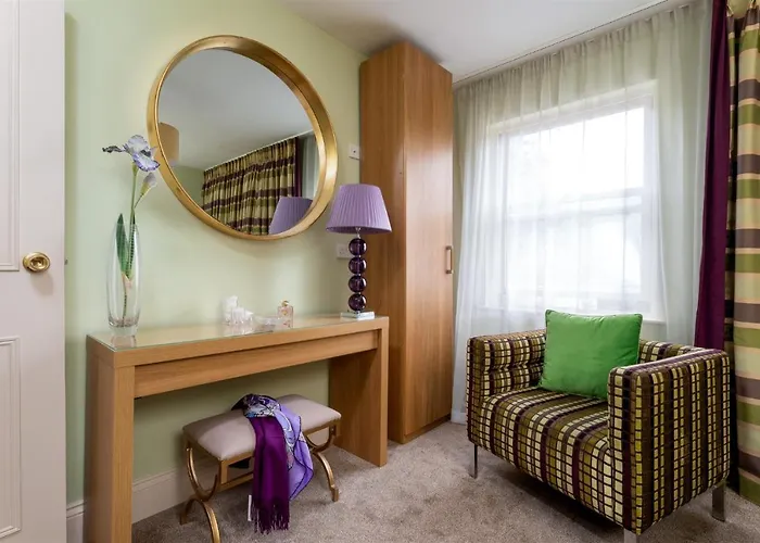 Palm Grove Apartments